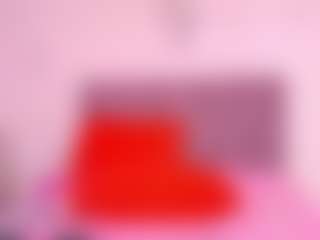 Live cam show with NaomiiEvans - Spank Brown Hair on Camsoda