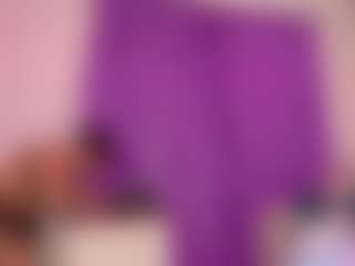 Live cam show with NaomiiEvans - Athletic Middle Aged on StripNow