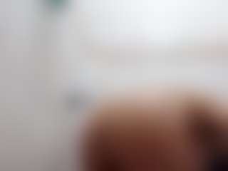 Live cam show with NaomiiEvans - Athletic Middle Aged on Gym Cam Girls