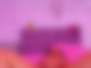 Spettacolo in cam dal vivo con NaomiiEvans - College MILF su Camsoda