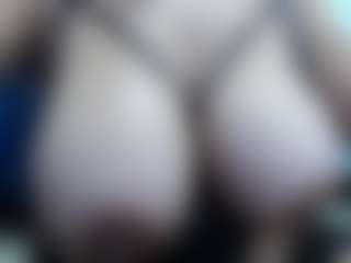 NaomiiEvans's Live Sex Cam Show