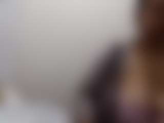 Live cam show with NaomiiEvans - Mobile Teen (18+) on live.xheat.ai
