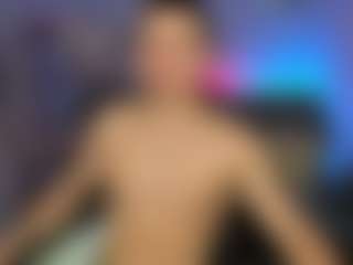 Spettacolo in cam dal vivo con noah-nero - Brown Hair su Camsoda