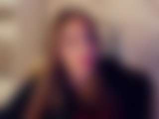 Live cam show with PaulinaCione - Nails on Dolls Live