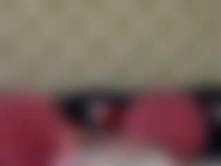 Live cam show with Ragazzabellaa - Brown Eyes Blonde Hair on instabang