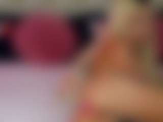 Live cam show with Ragazzabellaa - Flashing on Camsoda