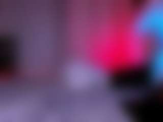 Live cam show with RavenCrowe - Skinny on Camsoda