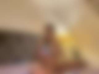 Live cam show with Yasmin Sonya - Bedroom on Lustler