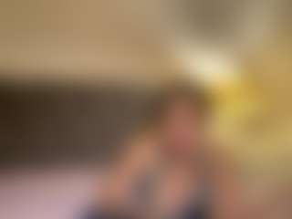 Live cam show with Yasmin Sonya - Striptease Latina on livesexfox.com