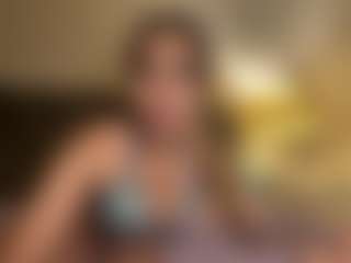 Live cam show with Yasmin Sonya - Smoking on live18s.com