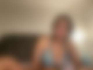 Live cam show with Yasmin Sonya - Bedroom on googirlz