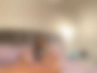 Live cam show with Yasmin Sonya - Striptease on sexylive.show