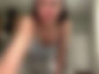 AdelaKrzesinski's Live Sex Cam Show
