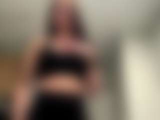 AdelaKrzesinski's Live Sex Cam Show