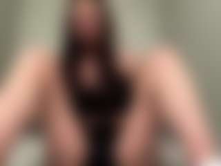 AdelaKrzesinski's Live Sex Cam Show
