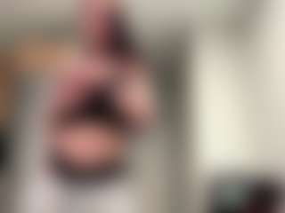 Live cam show with AdelaKrzesinski - Public on SpankPalCams