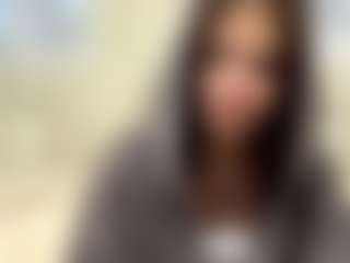 Live cam show with AdelaKrzesinski - Cute on madthumbs