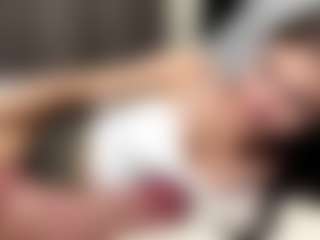 AdelaKrzesinski's Live Sex Cam Show