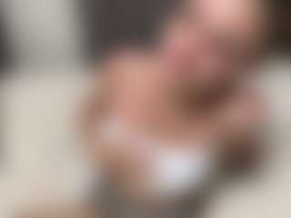 AdelaKrzesinski's Live Sex Cam Show