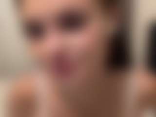 Live cam show with AdelaKrzesinski - Squirt on chickslive.net