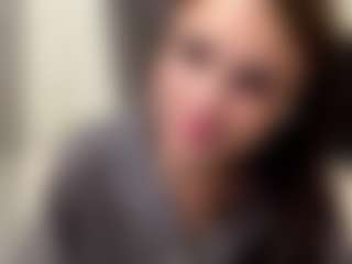 Live cam show with AdelaKrzesinski - Bedroom on Chatstar