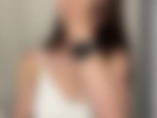 Live cam show with AdelaKrzesinski - Hairy Pussy Latina on Stripli.com