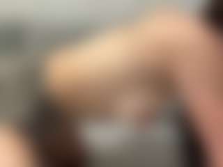 AdelaKrzesinski's Live Sex Cam Show