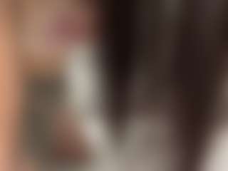 AdelaKrzesinski's Live Sex Cam Show