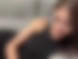 Live cam show with AdelaKrzesinski - Athletic Amateur on xxxlivecams.org