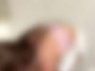 Live cam show with AdelaKrzesinski - Amateur on Camsoda