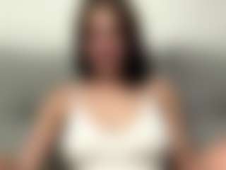 AdelaKrzesinski's Live Sex Cam Show