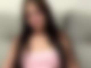 AdelaKrzesinski's Live Sex Cam Show