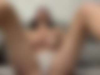AdelaKrzesinski's Live Sex Cam Show
