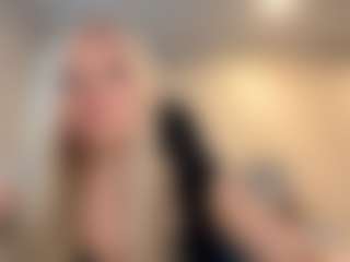 AdrienneHafenbrack's Live Sex Cam Show