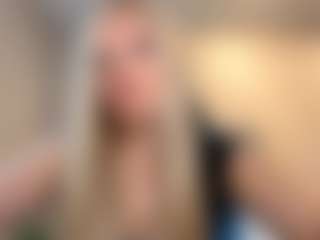 AdrienneHafenbrack's Live Sex Cam Show