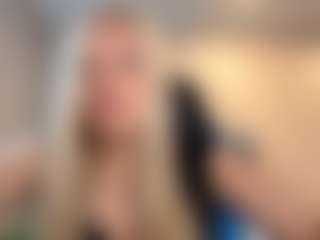 AdrienneHafenbrack's Live Sex Cam Show