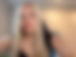 AdrienneHafenbrack's Live Sex Cam Show