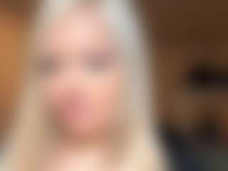 AdrienneHafenbrack's Live Sex Cam Show