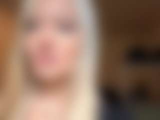 AdrienneHafenbrack's Live Sex Cam Show