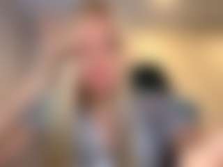 AdrienneHafenbrack's Live Sex Cam Show