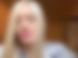 AdrienneHafenbrack's Live Sex Cam Show