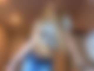 AdrienneHafenbrack's Live Sex Cam Show