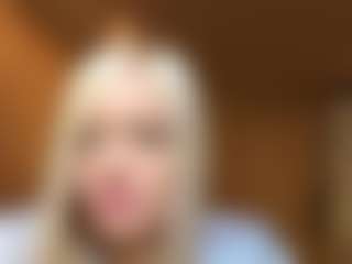 AdrienneHafenbrack's Live Sex Cam Show