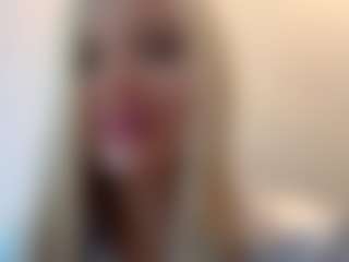 Live cam show with AdrienneHafenbrack - Blonde Hair on Milf Play