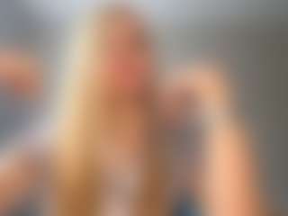 AdrienneHafenbrack's Live Sex Cam Show