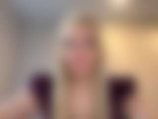 AdrienneHafenbrack's Live Sex Cam Show