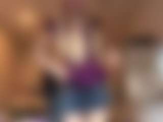 AdrienneHafenbrackのライブセックスチャットショー