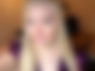 AdrienneHafenbrack's Live Sex Cam Show