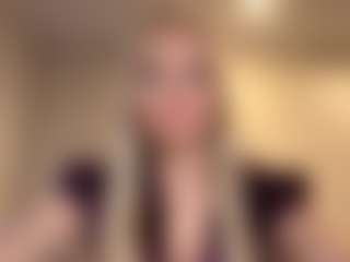 AdrienneHafenbrack's Live Sex Cam Show