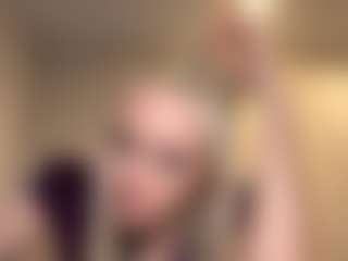 AdrienneHafenbrack's Live Sex Cam Show